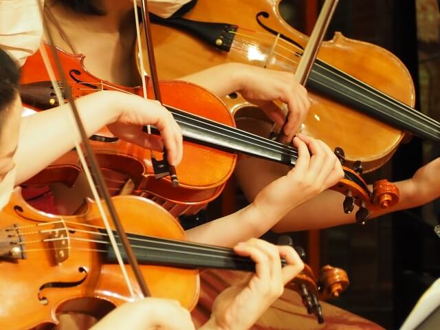 バイオリン演奏イメージ